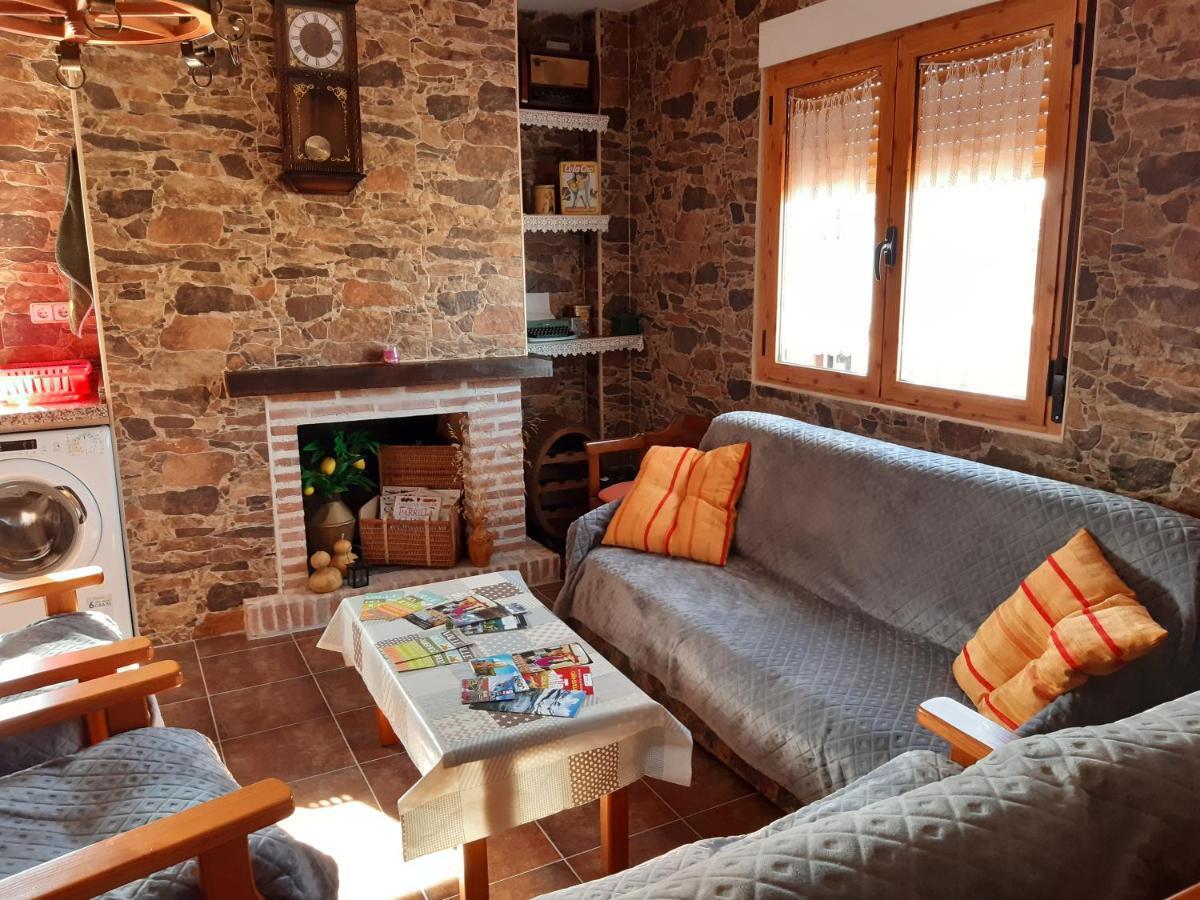 Casa Rural Mi Descanso Valdefuentes de Sangusín Extérieur photo